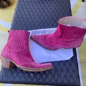Ermanno Scervino Fuchsia Suede Ankle Booties